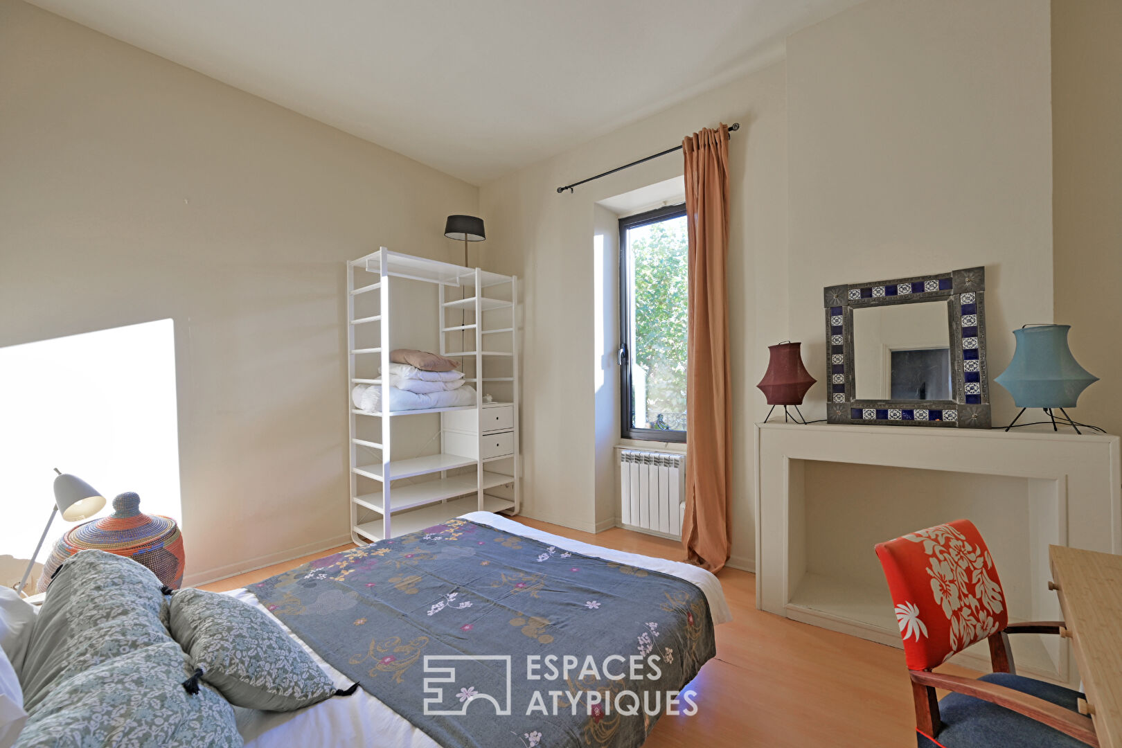 Mas à l’esprit artistique et bohème – 15 km de Nîmes