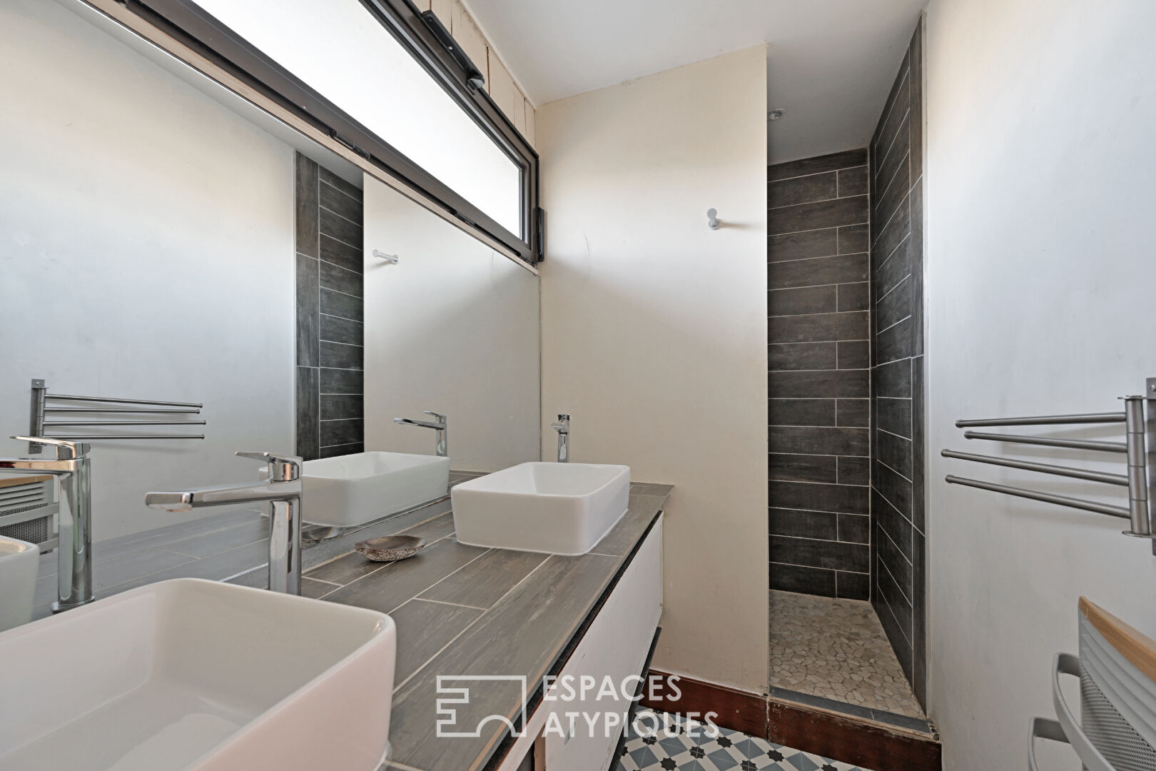 Mas à l’esprit artistique et bohème – 15 km de Nîmes