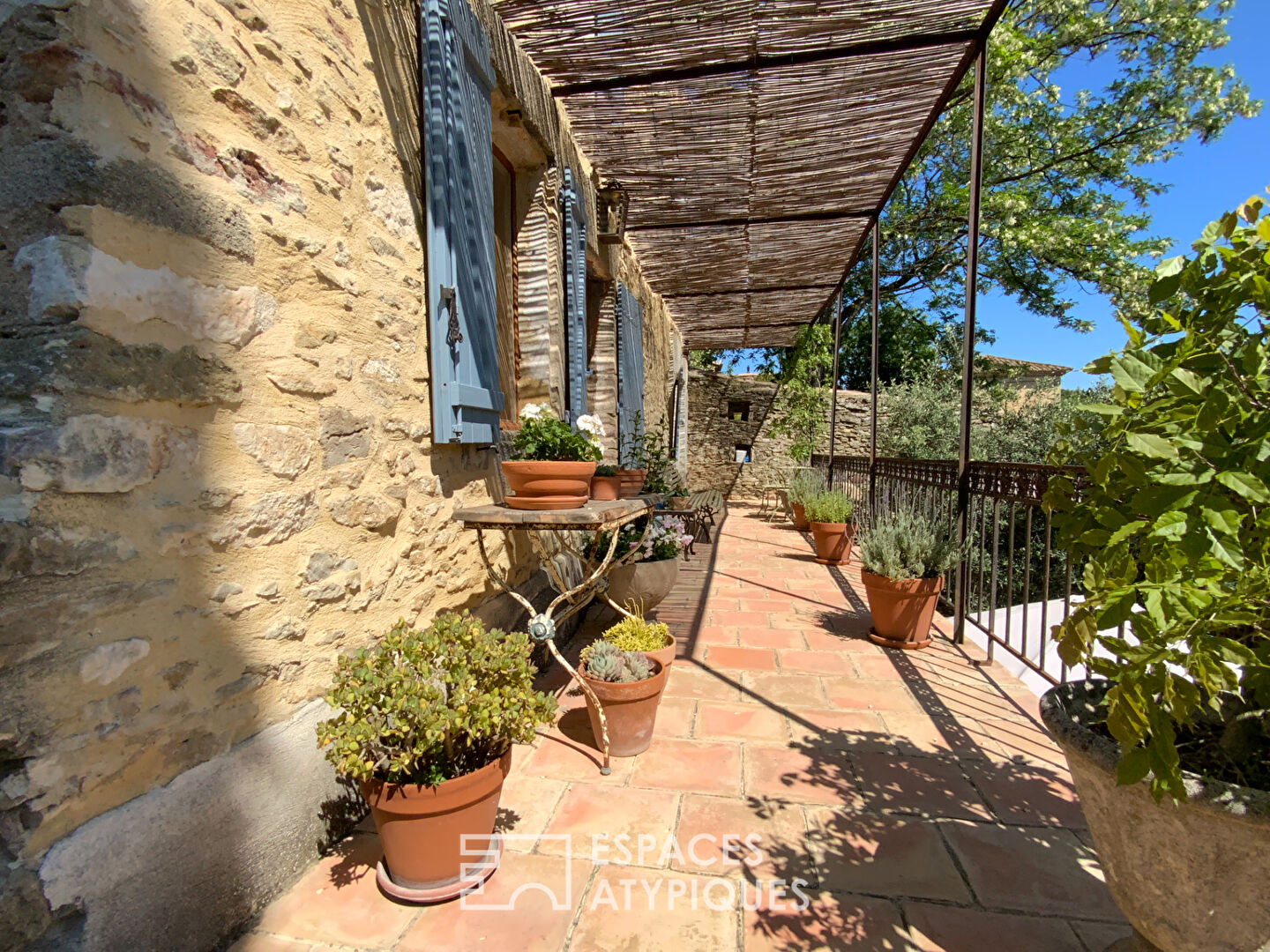 Le charme intemporel d’une maison de village proche Uzès