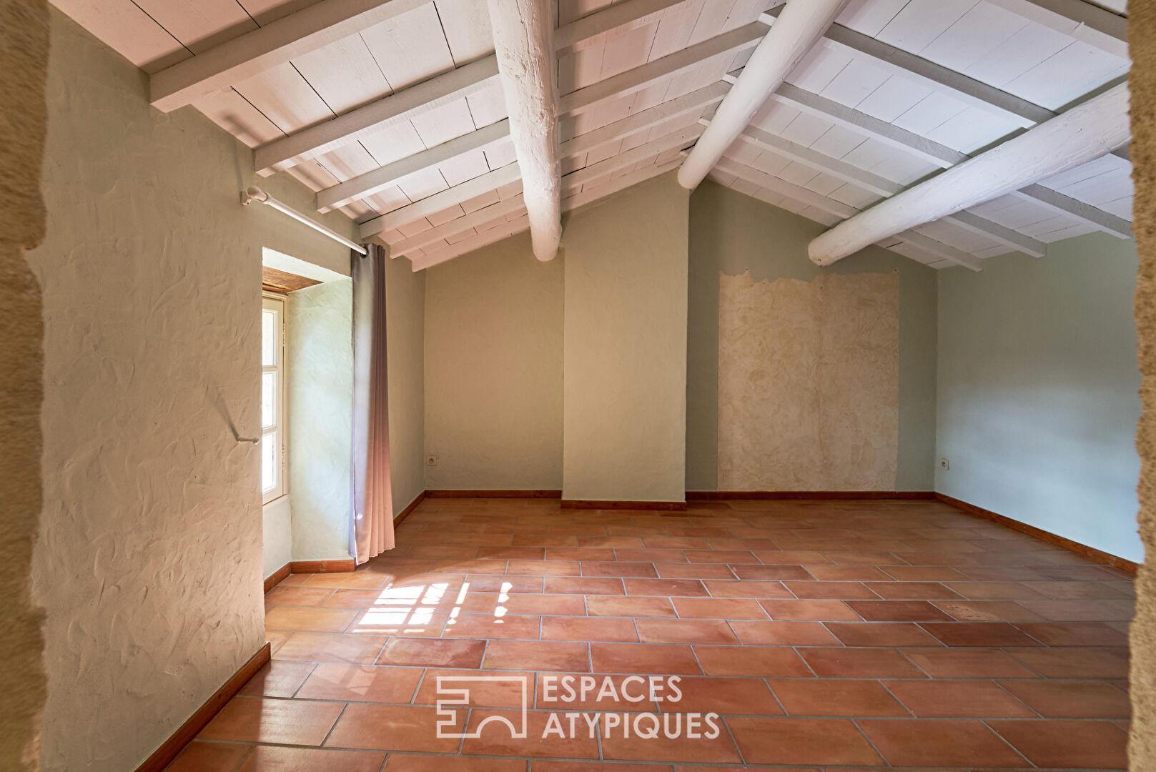 Mas de Caractère au Coeur de la cité ducale