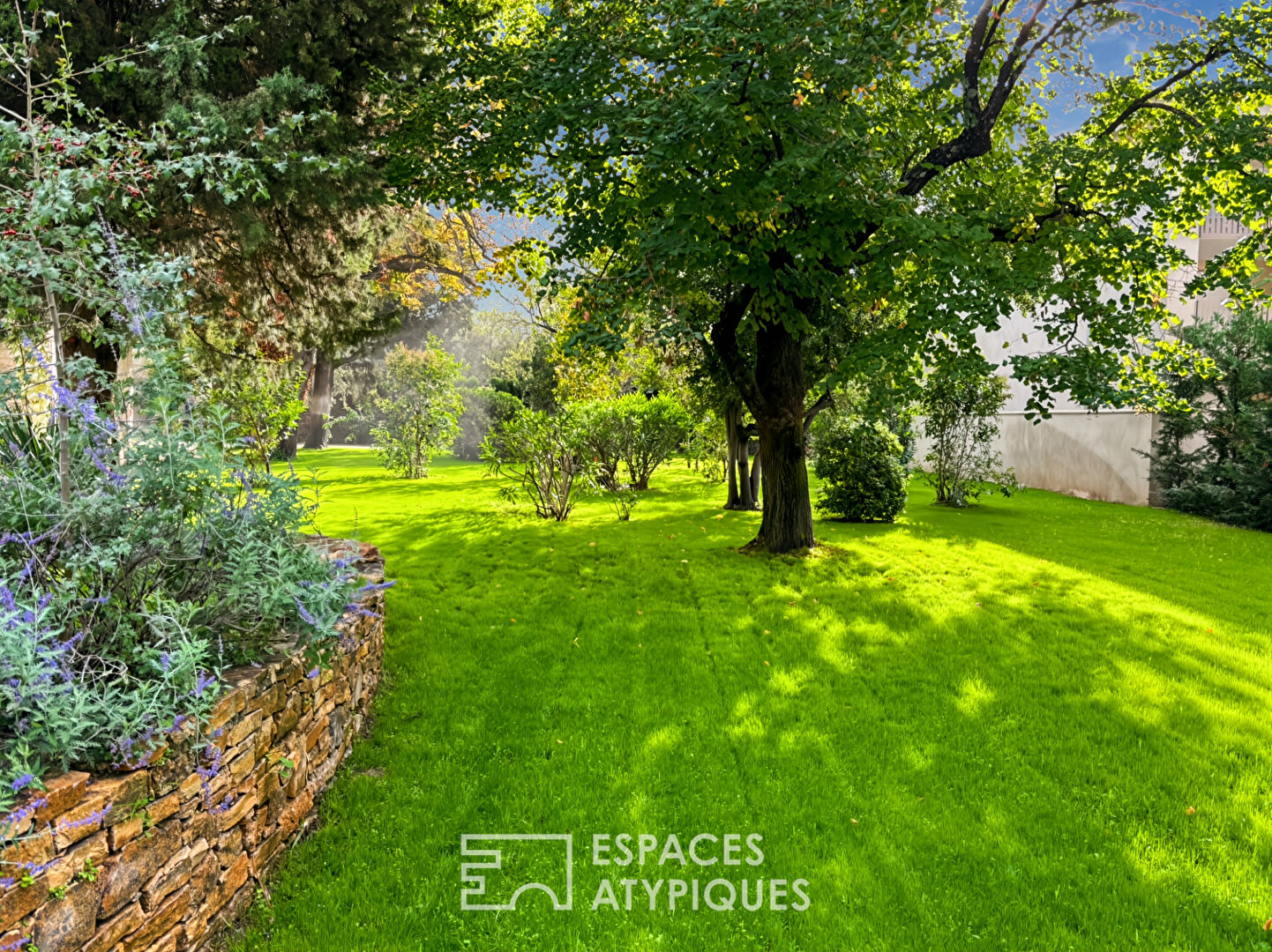 Mas de Caractère au Coeur de la cité ducale