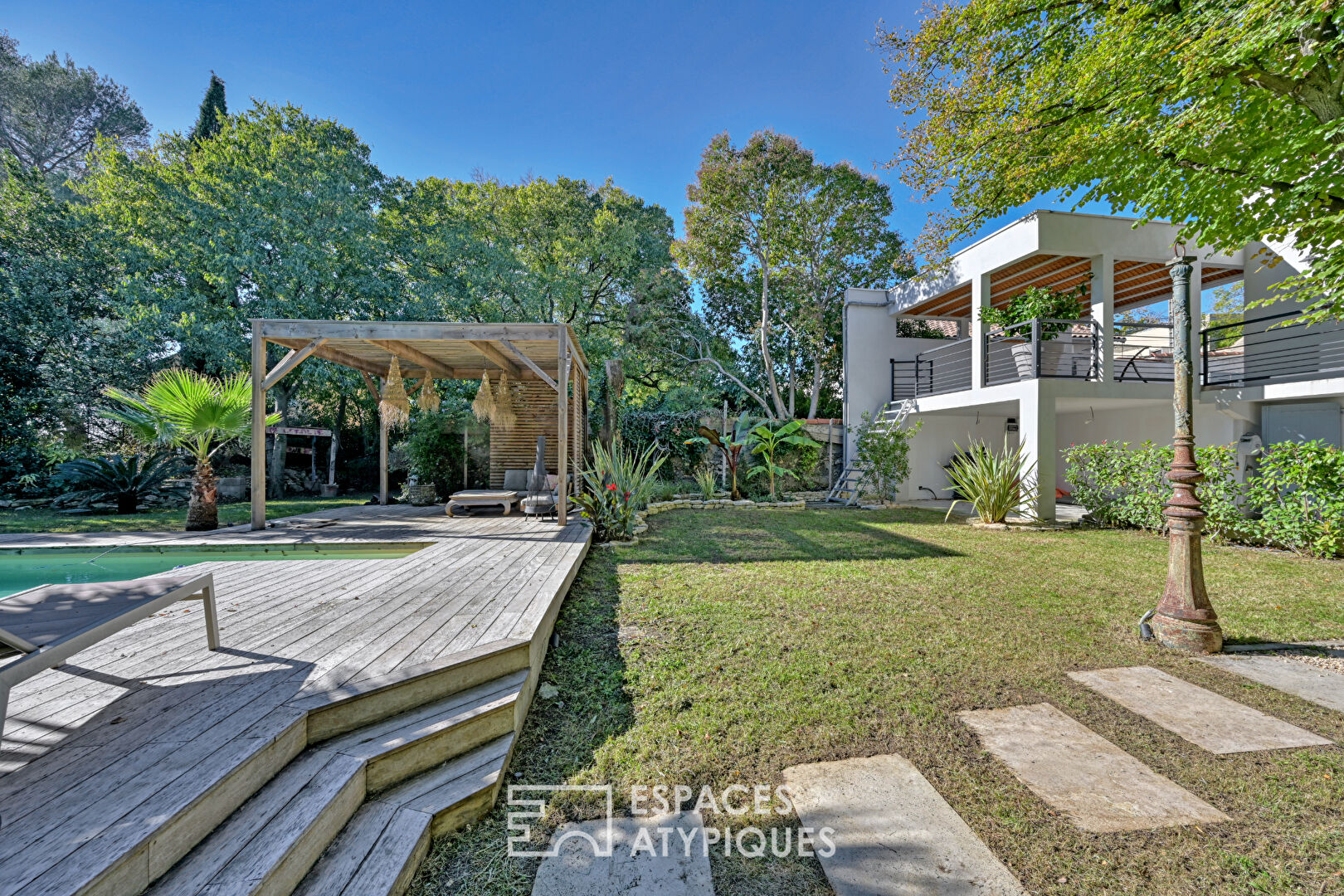 Maison de 1900 entièrement rénovée, jardin et piscine, Tour Magne