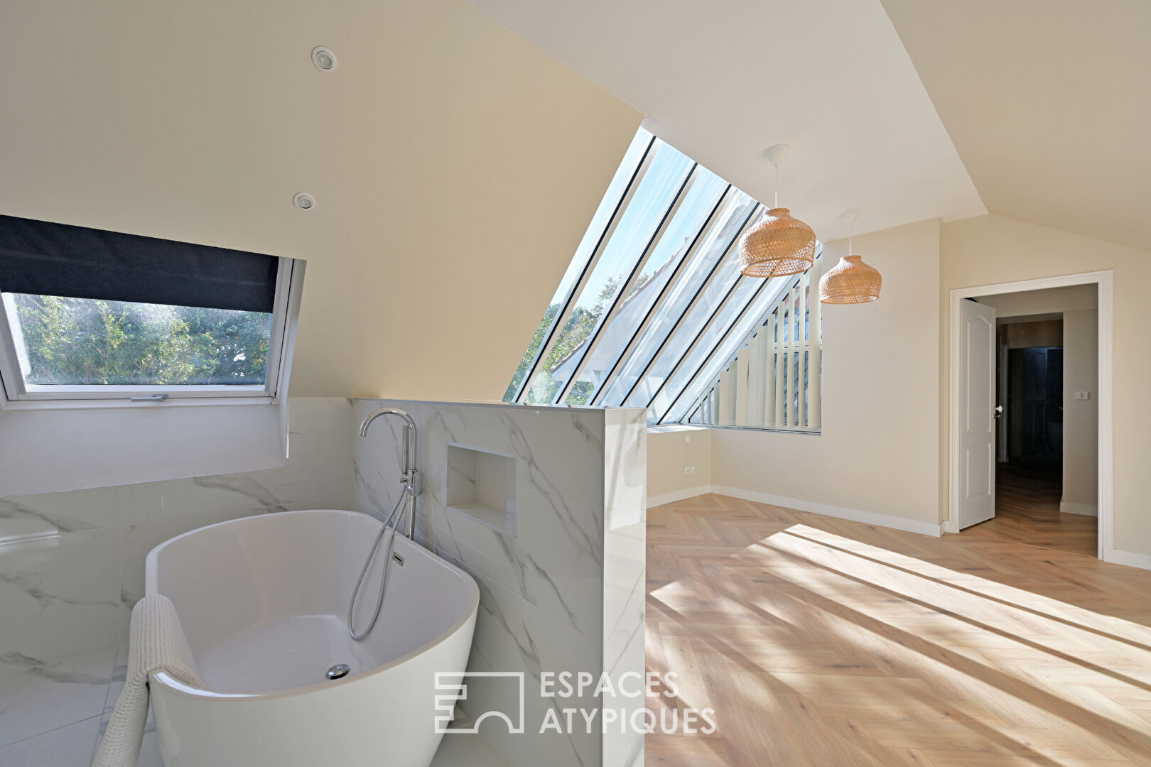 Maison de 1900 entièrement rénovée, jardin et piscine, Tour Magne