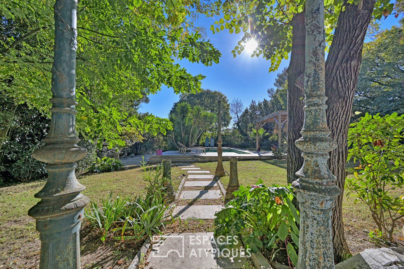 Maison de 1900 entièrement rénovée, jardin et piscine, Tour Magne