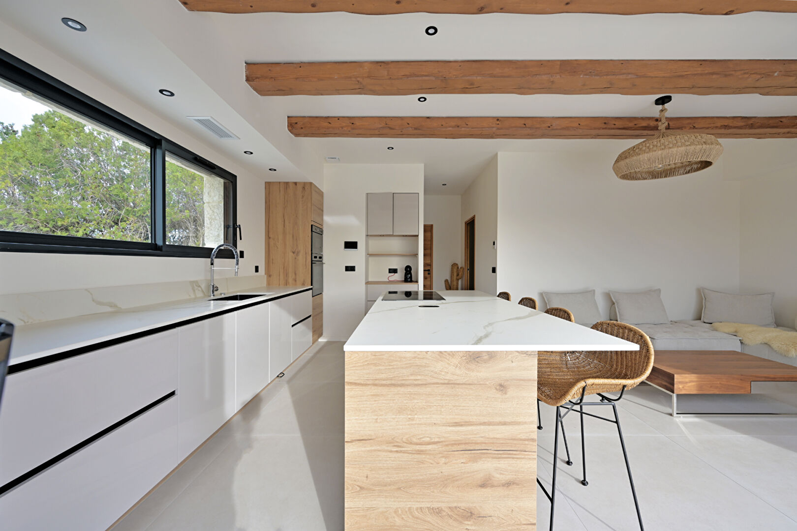 Maison contemporaine avec piscine proche Uzès