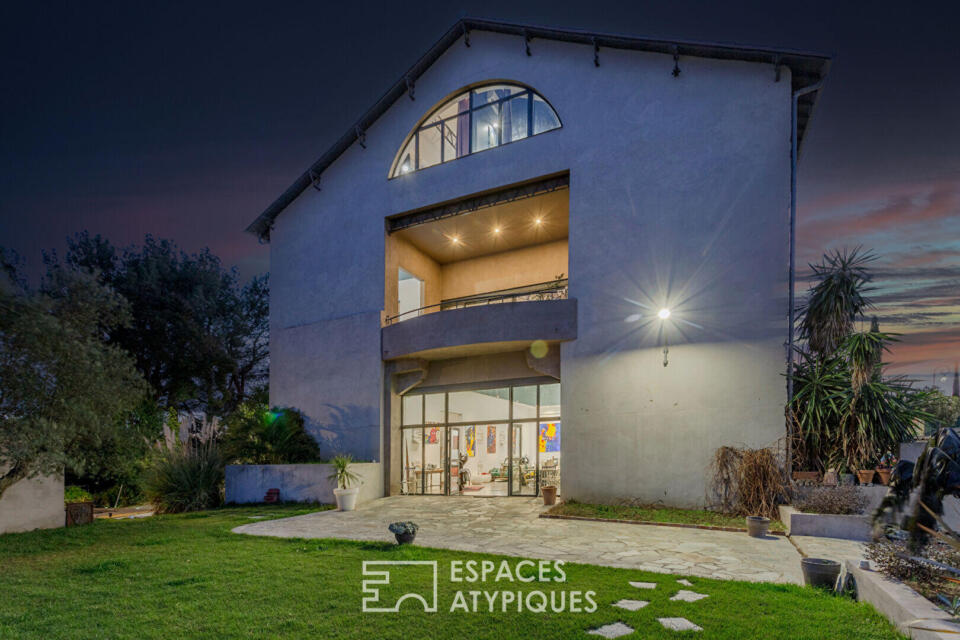 Propriété d'exception aux opportunités uniques : loft de prestige, gites, et espace évènementiel.