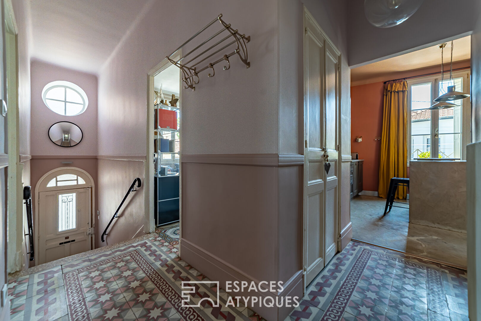 Maison de ville des années 30 avec piscine
