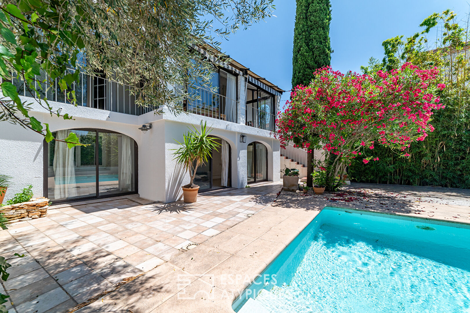 1930s townhouse with swimming pool