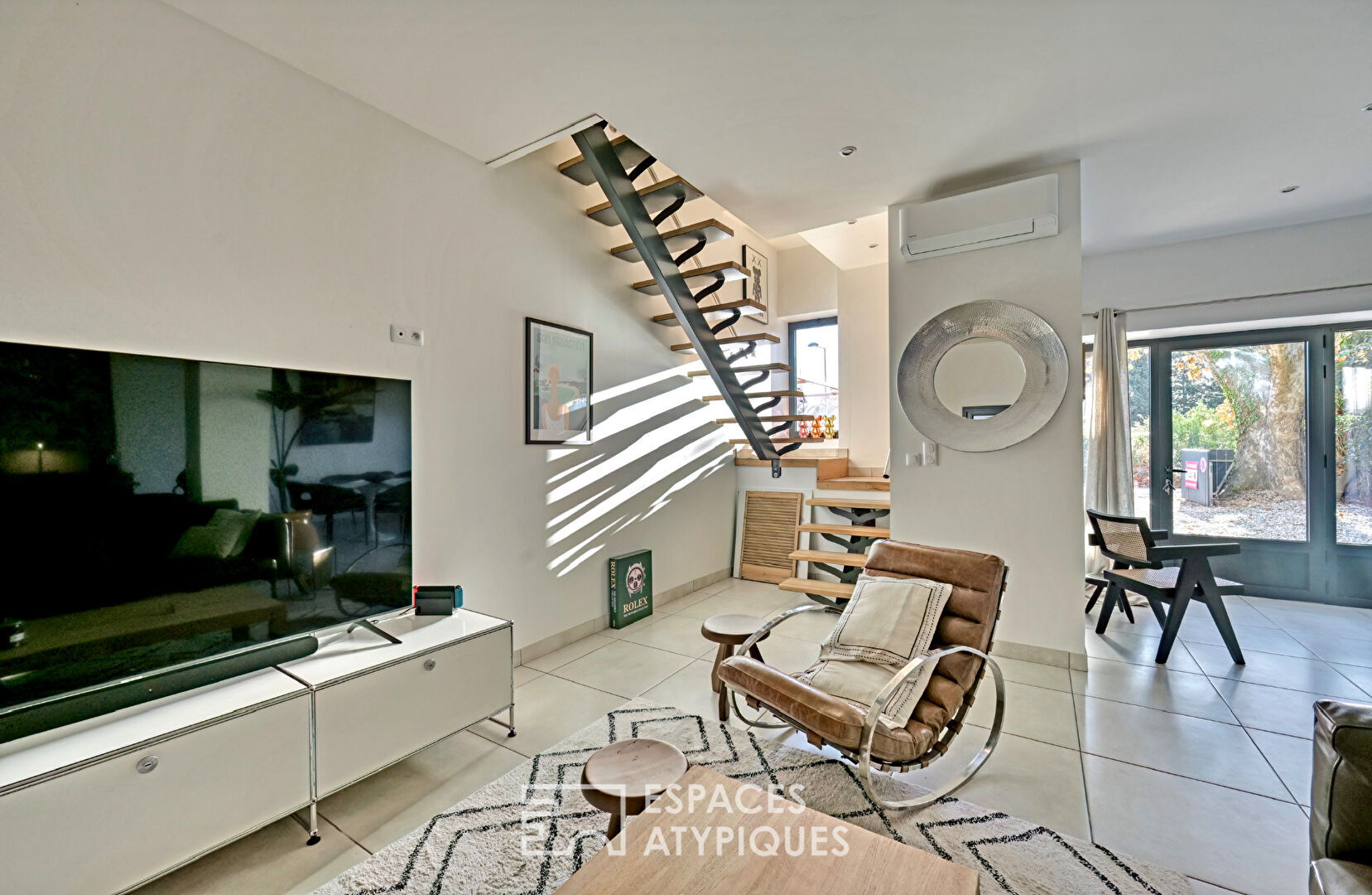 Charming duplex house by the canal