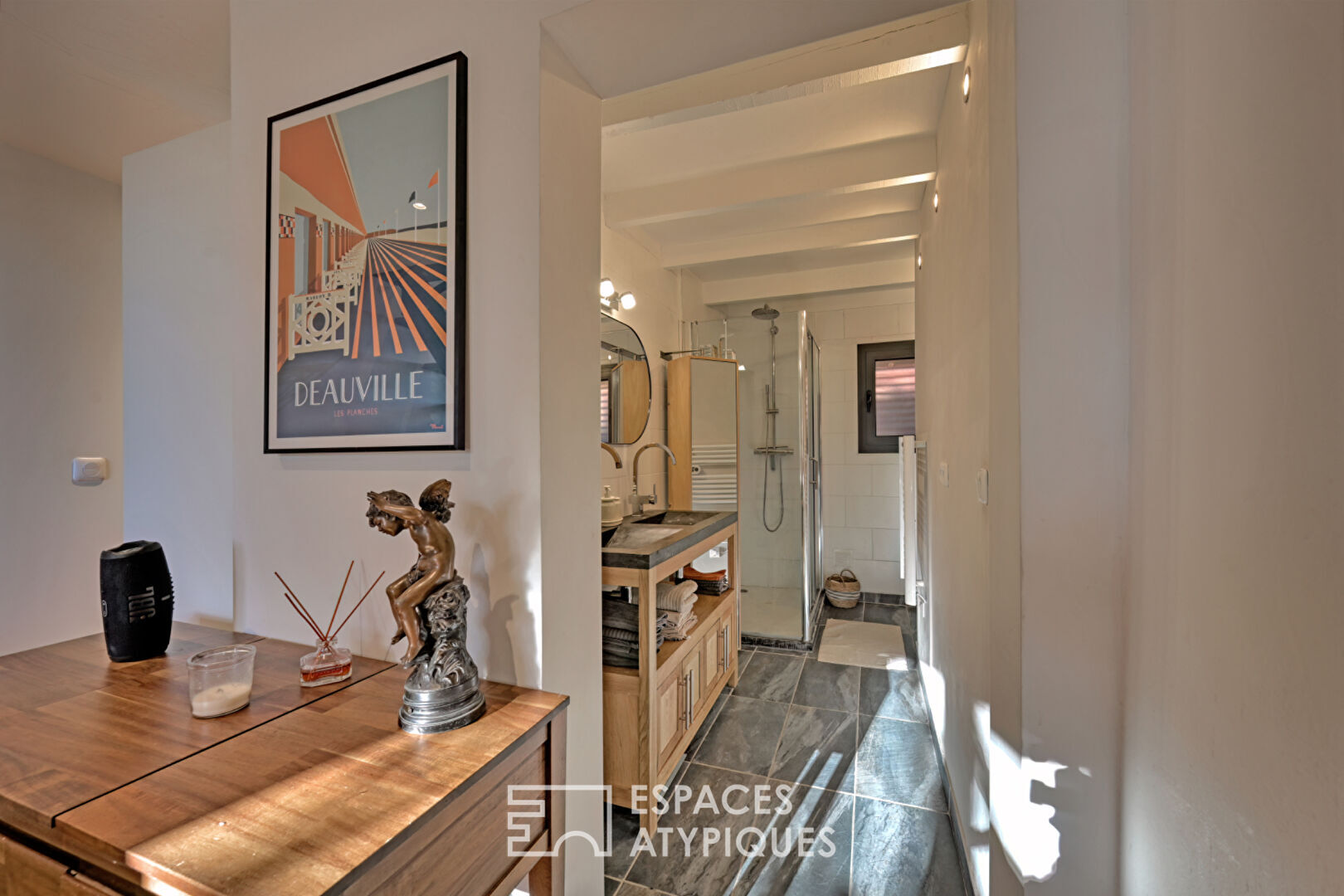 Charming duplex house by the canal