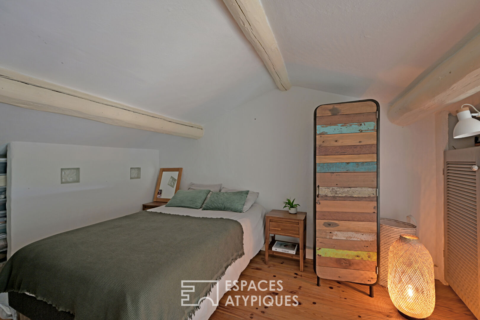 Charming duplex house by the canal