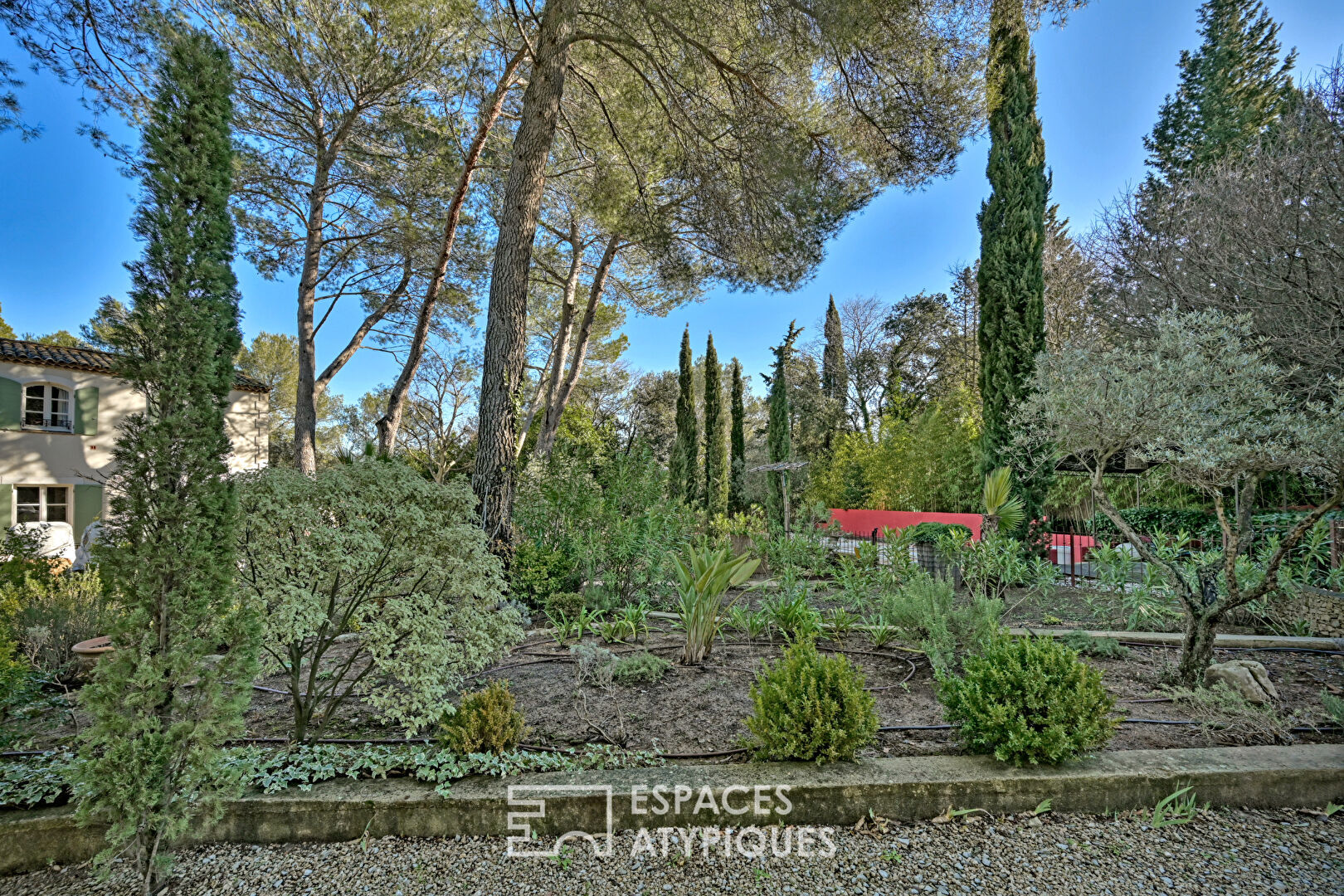 Bastide de charme avec piscine et dépendance