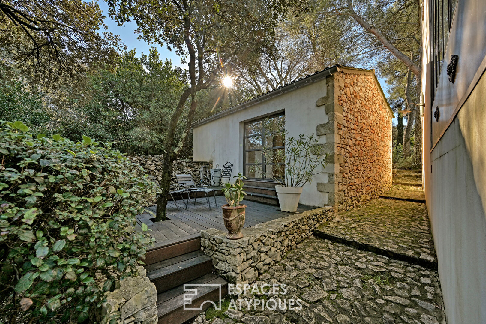 Bastide de charme avec piscine et dépendance