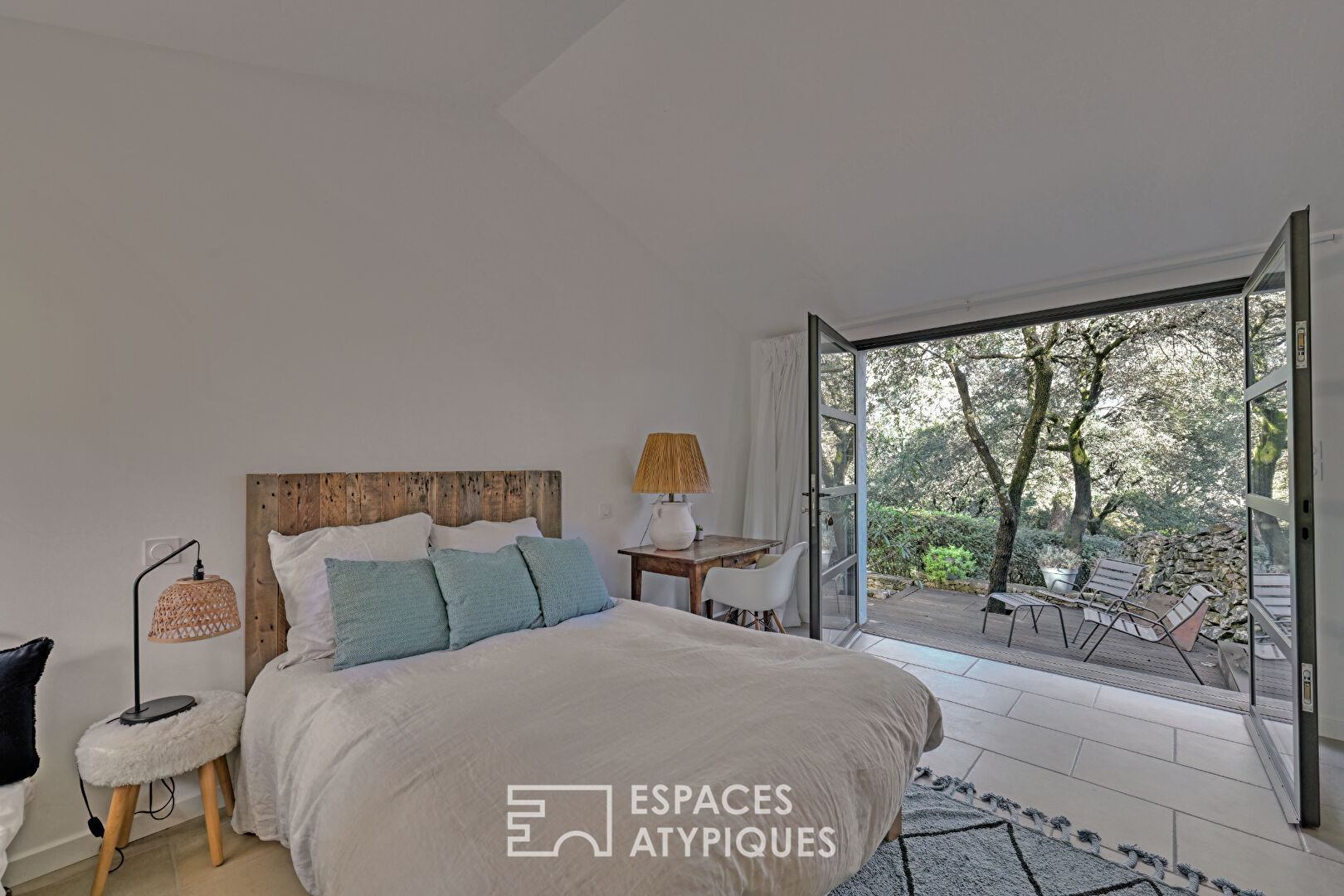 Bastide de charme avec piscine et dépendance