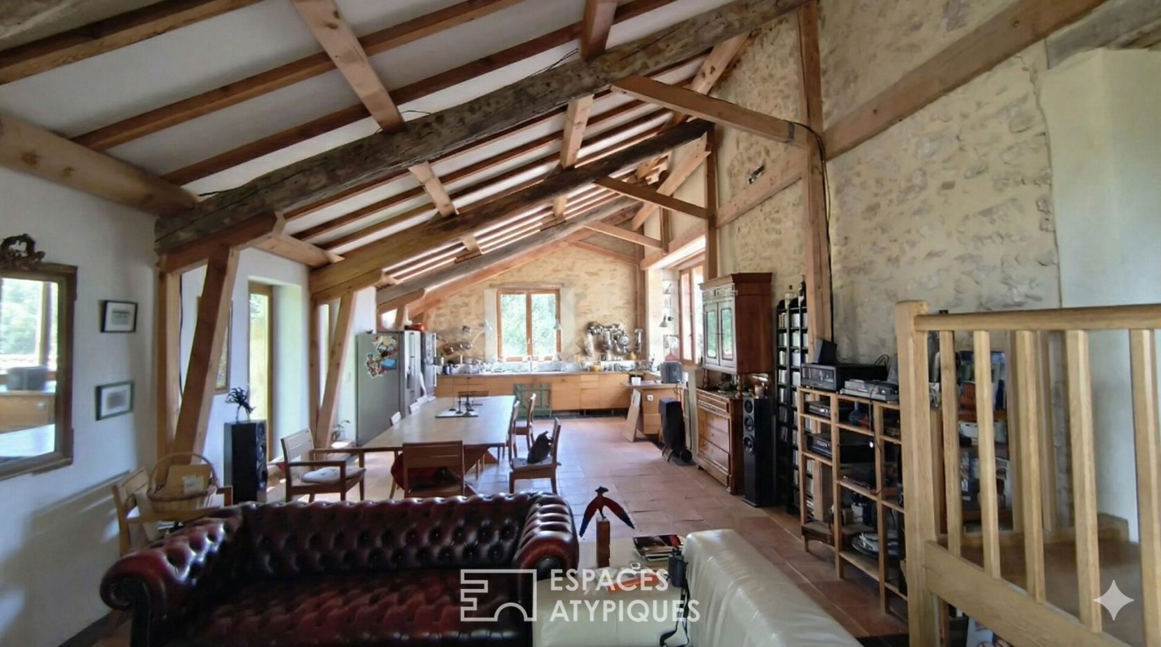 Domaine Bucolique de 8 ha – Mas et gîtes avec bassin naturel