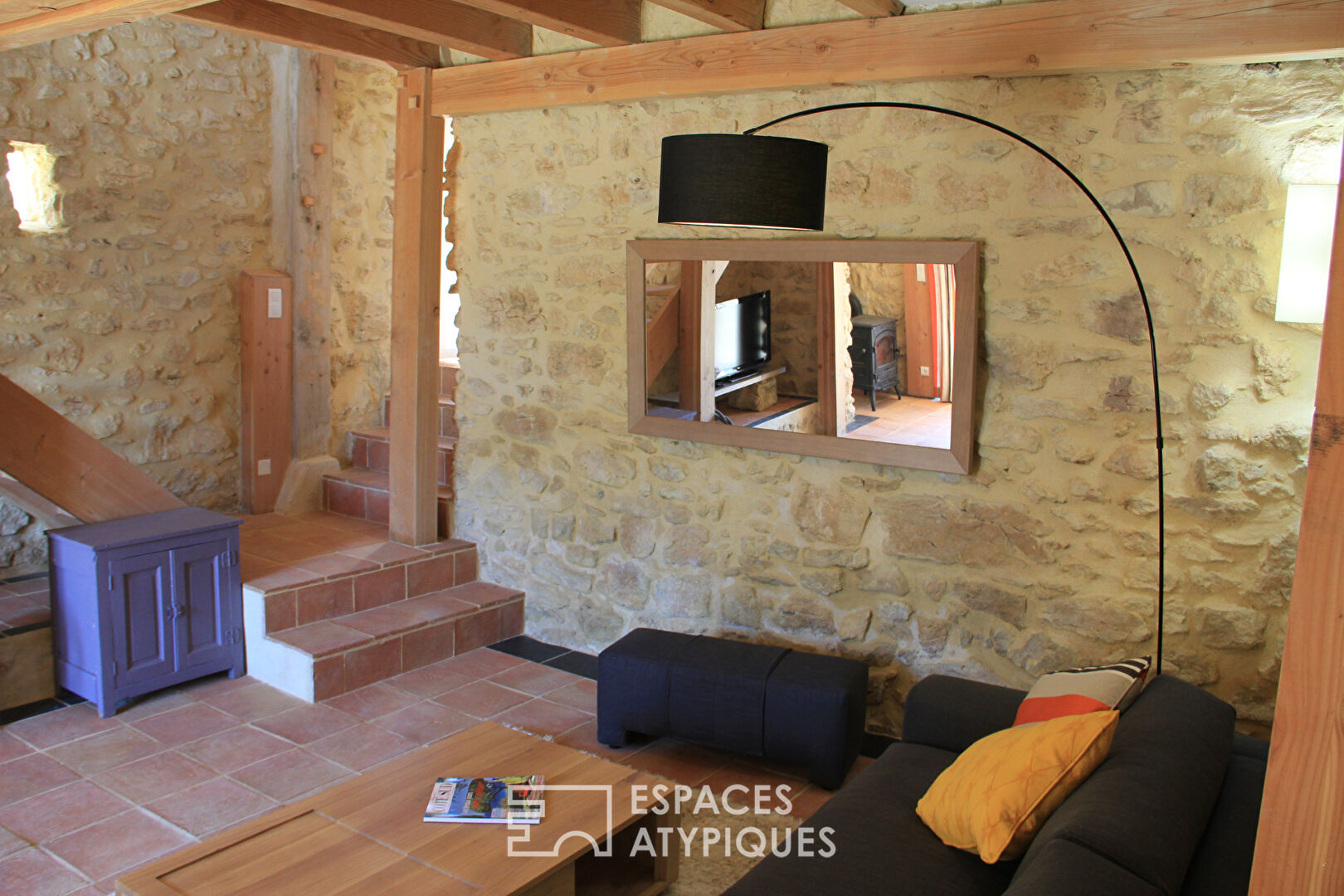 Domaine Bucolique de 8 ha – Mas et gîtes avec bassin naturel