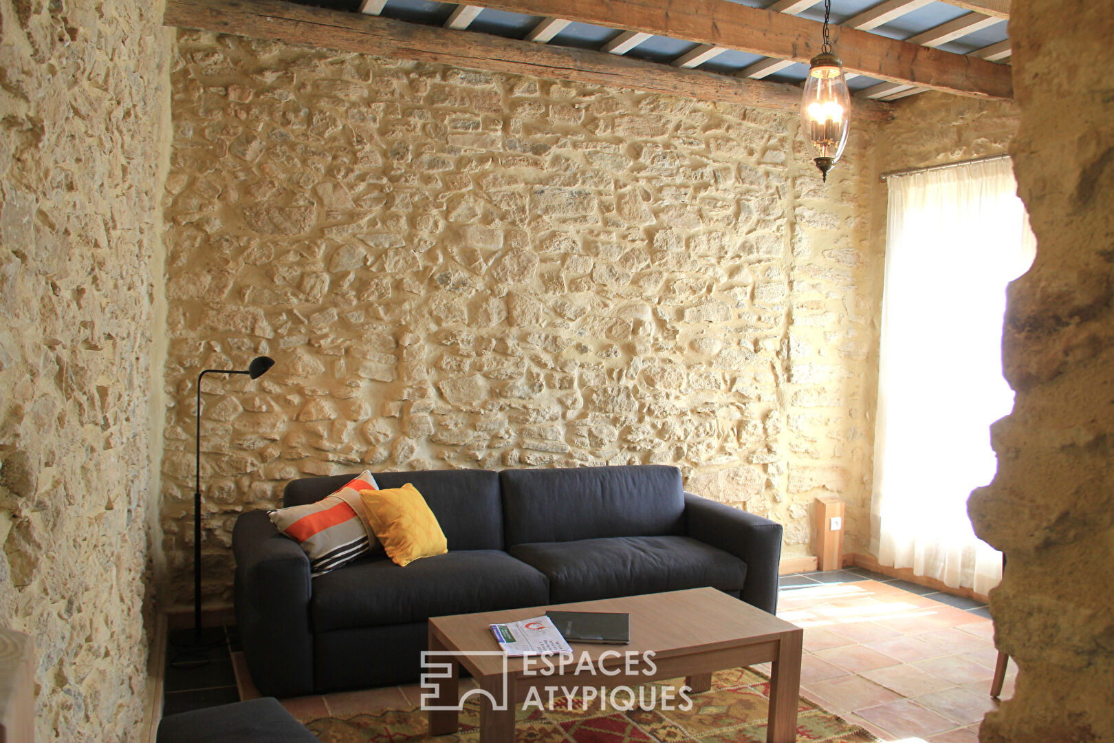 Domaine Bucolique de 8 ha – Mas et gîtes avec bassin naturel