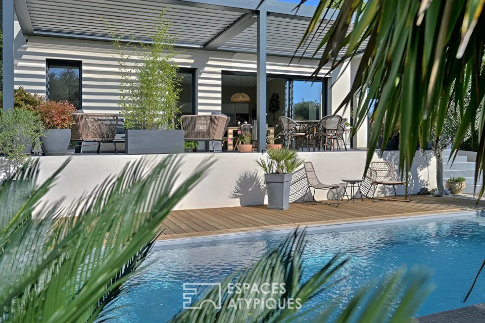 Maison contemporaine avec piscine et jardin paysagé, proche Uzès