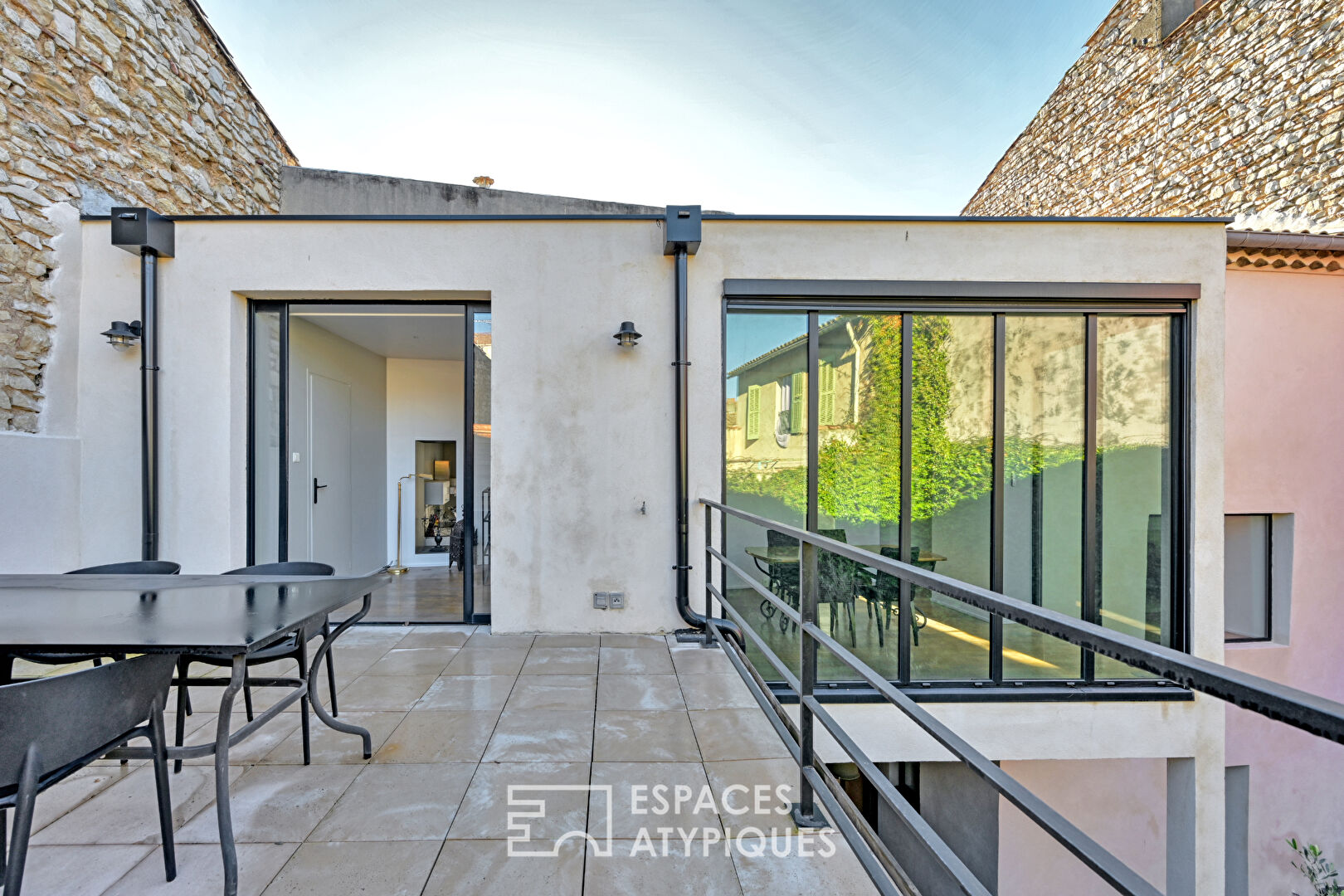 Maison de ville rénovée avec terrasses et garage, quartier Jean-Jaurès