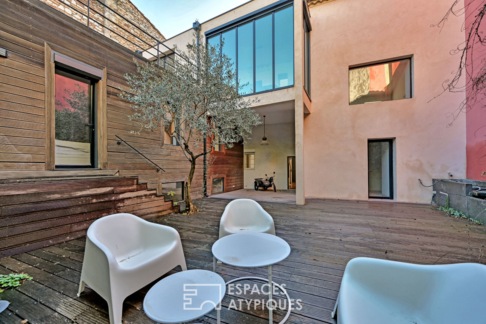 Maison de ville rénovée avec terrasses et garage, quartier Jean-Jaurès