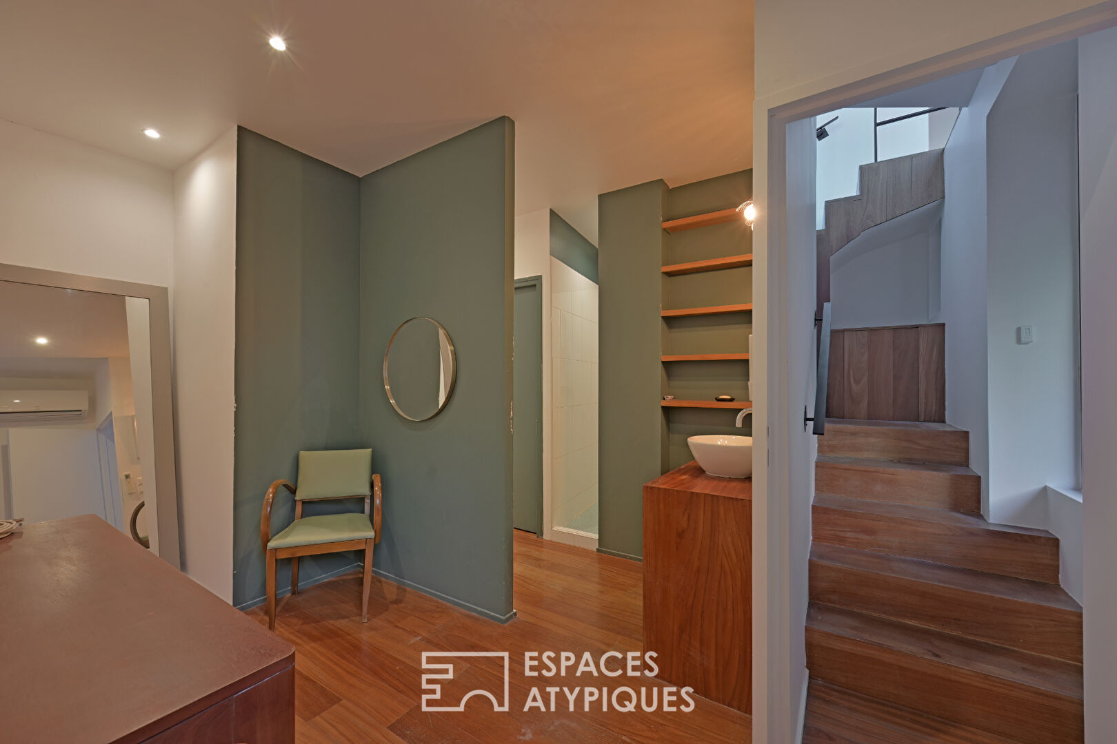 Maison de ville rénovée avec terrasses et garage, quartier Jean-Jaurès