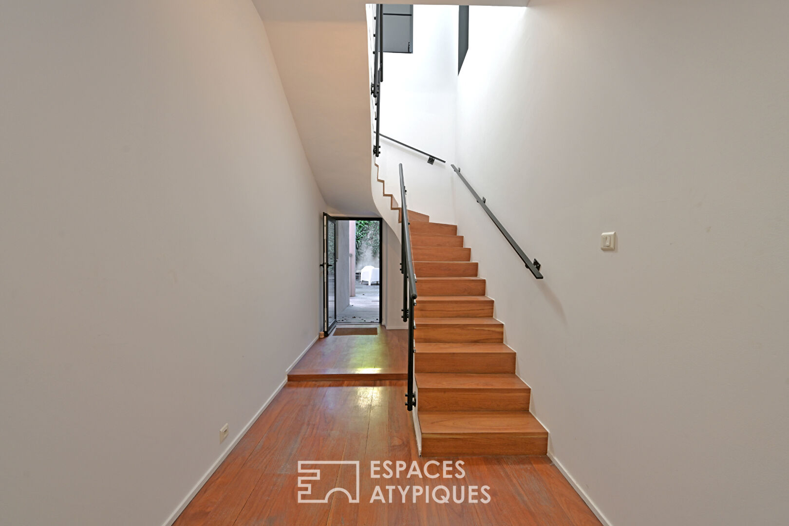 Maison de ville rénovée avec terrasses et garage, quartier Jean-Jaurès