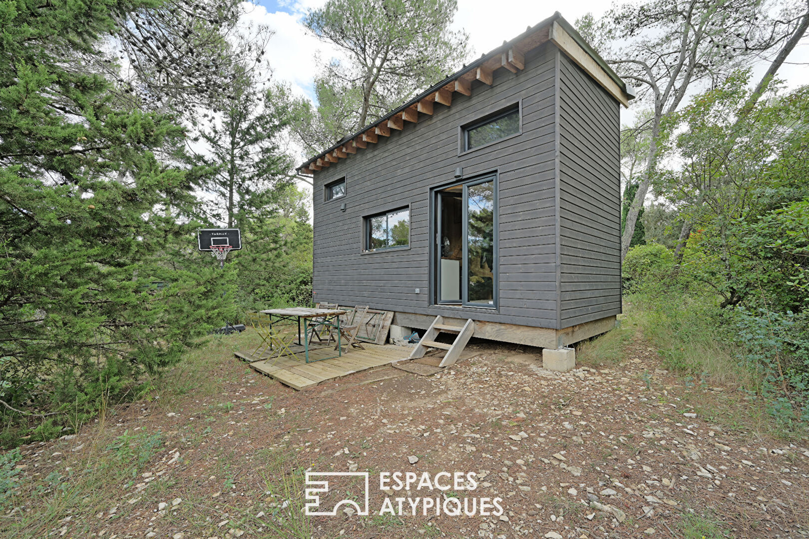 Bastide contemporaine avec piscine et tiny house au coeur de la nature