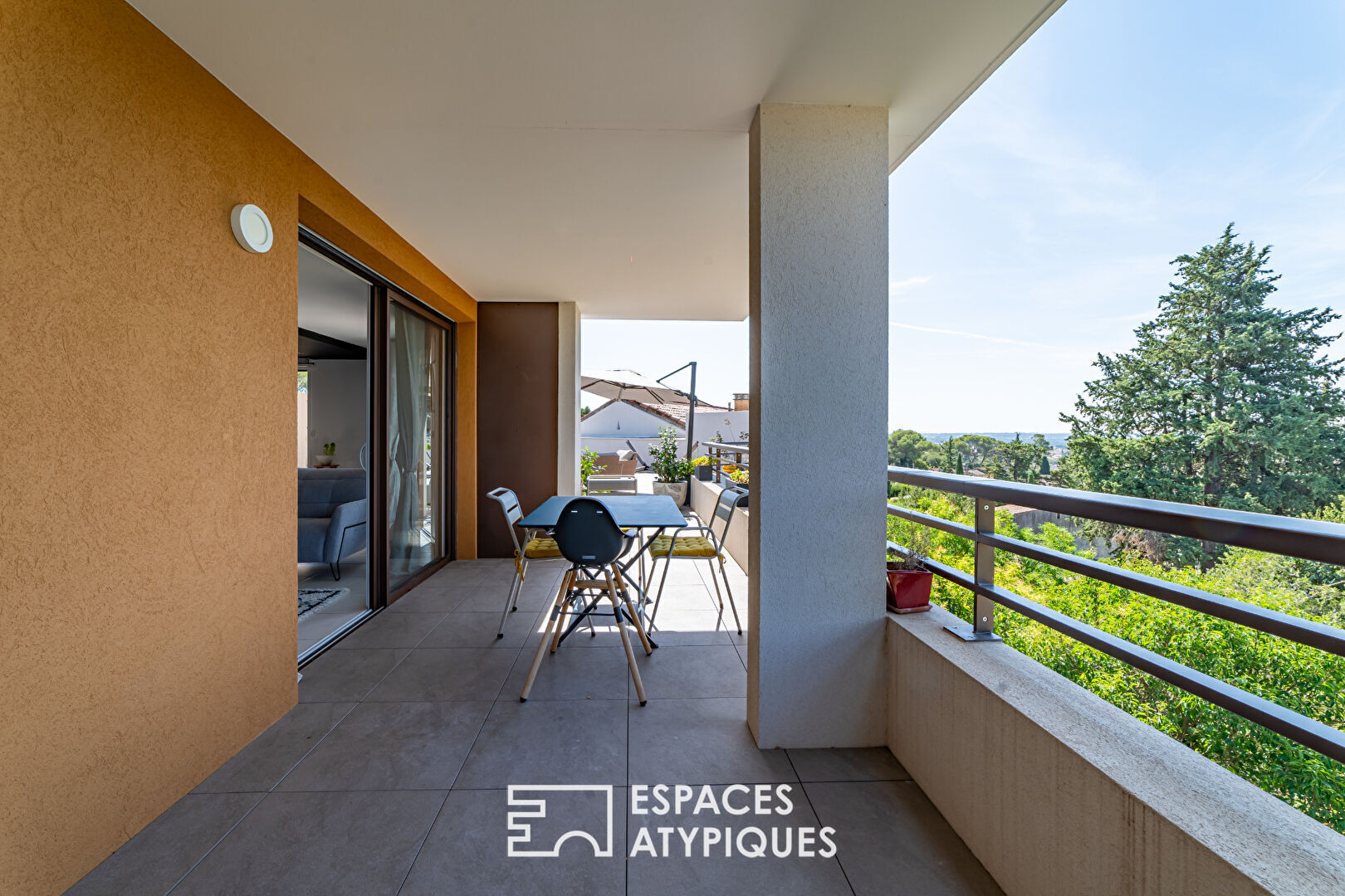 Rooftop panoramique d&rsquo;exception perché au sein du « Montmartre » Nîmois