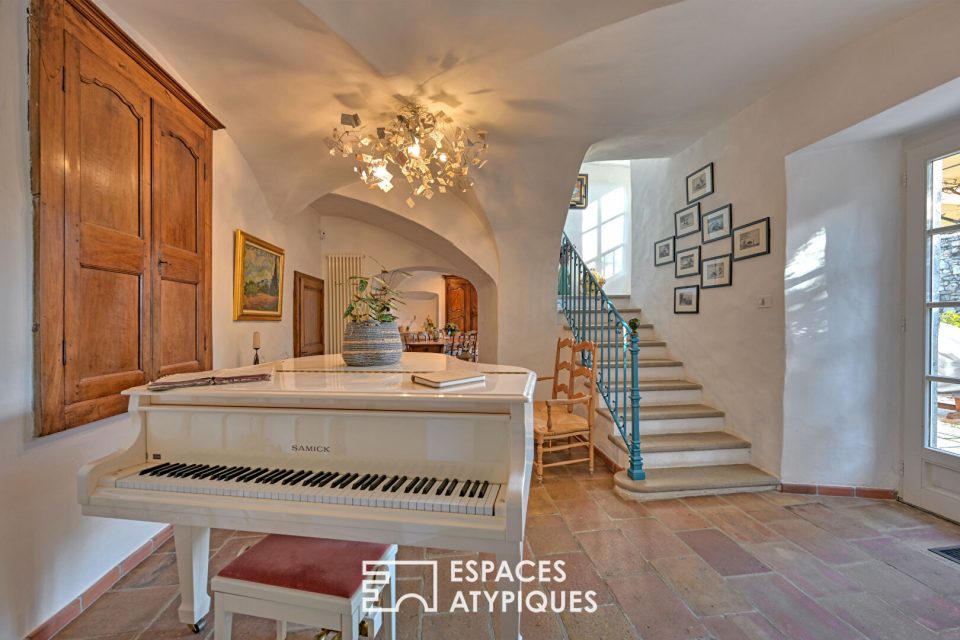 Ancien presbytère rénové et son jardin secret