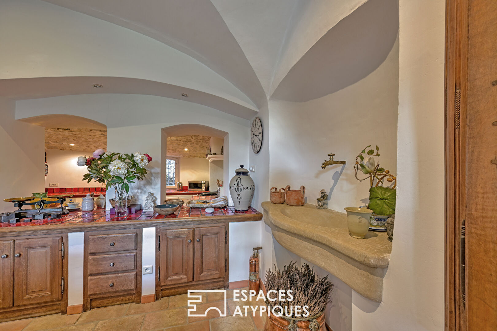 Ancien presbytère rénové et son jardin secret