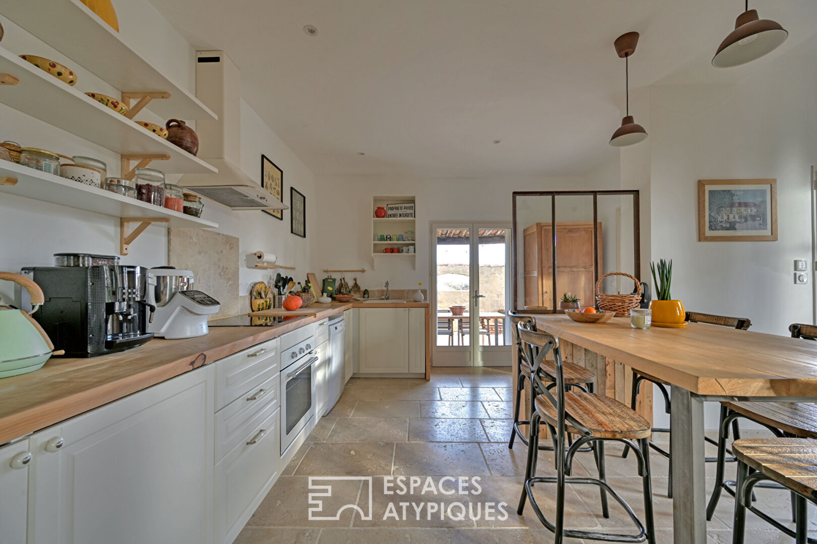 Appartement rénové et confidentiel au coeur d&rsquo;un village proche d&rsquo;Uzès