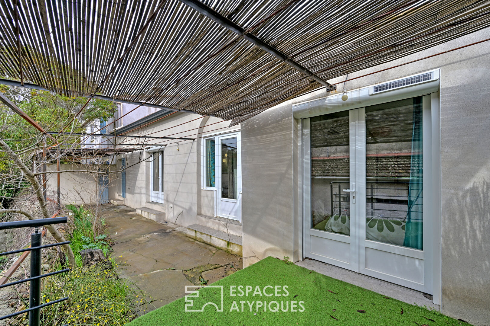 Maison rénovée avec cour proche centre-ville