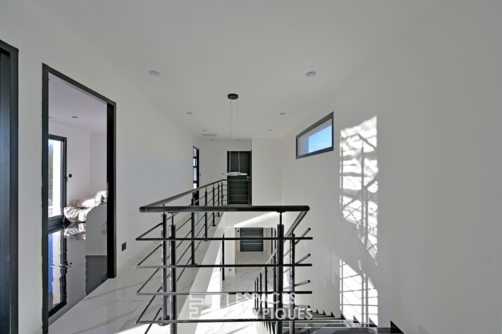 Villa contemporaine avec piscine collines Ouest