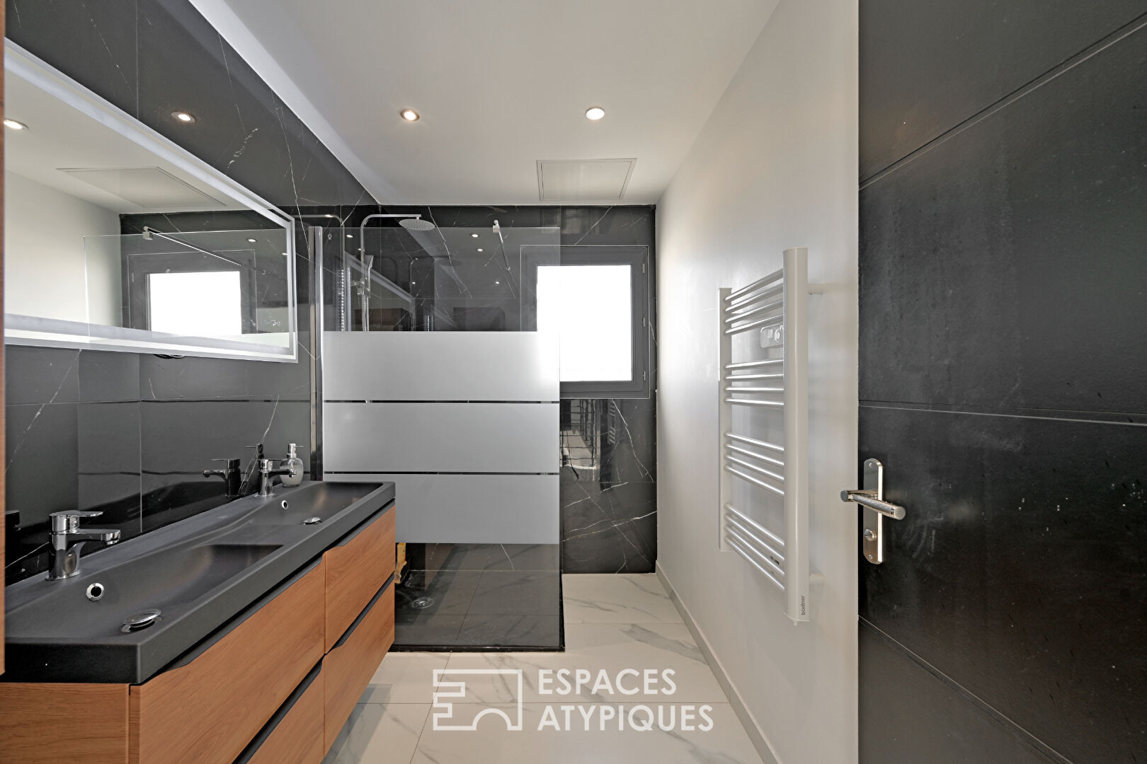 Villa contemporaine avec piscine collines Ouest