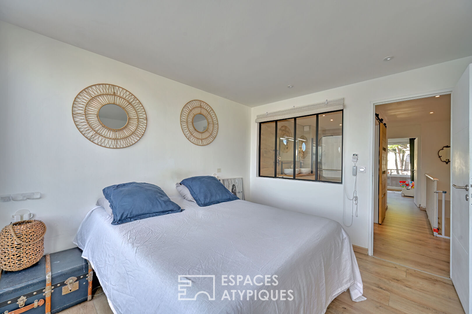 Marina contemporaine avec appontement 3x10m