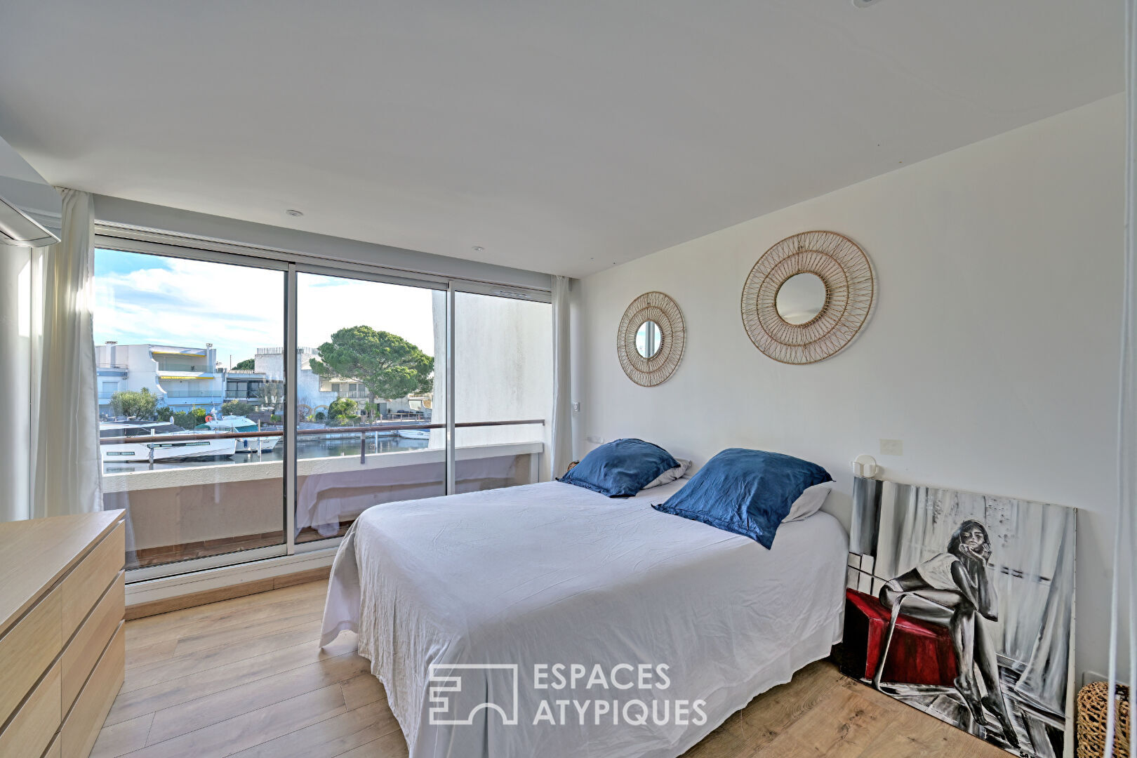 Marina contemporaine avec appontement 3x10m