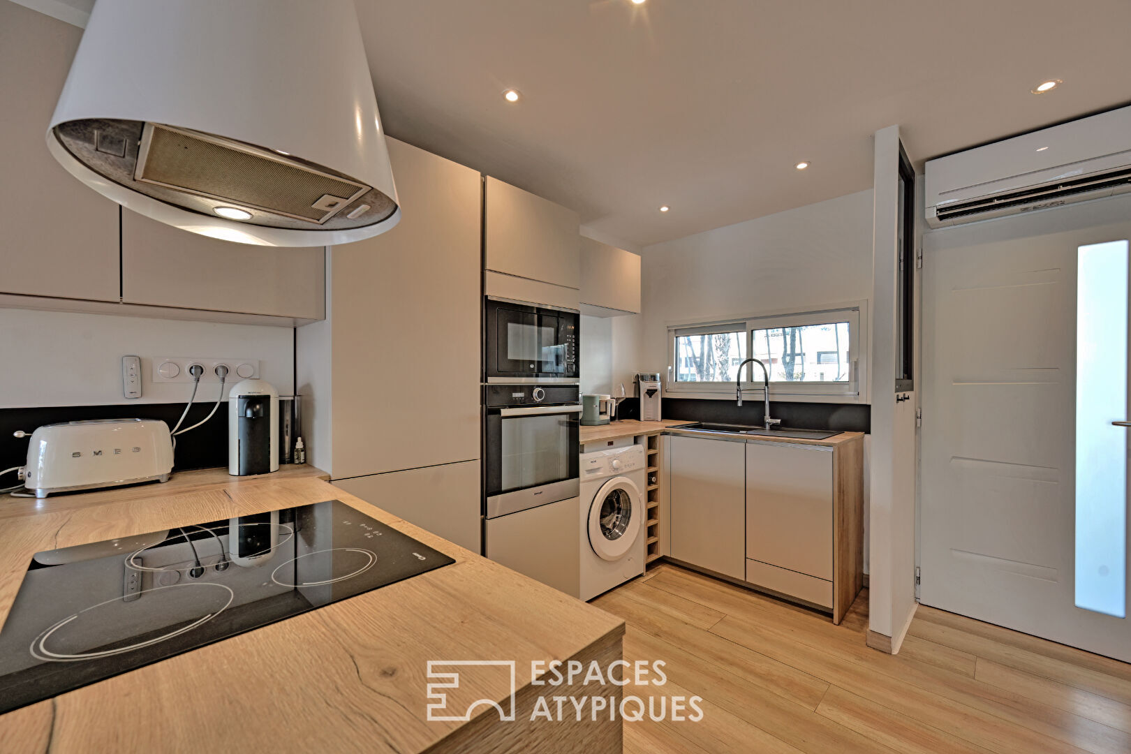 Marina contemporaine avec appontement 3x10m