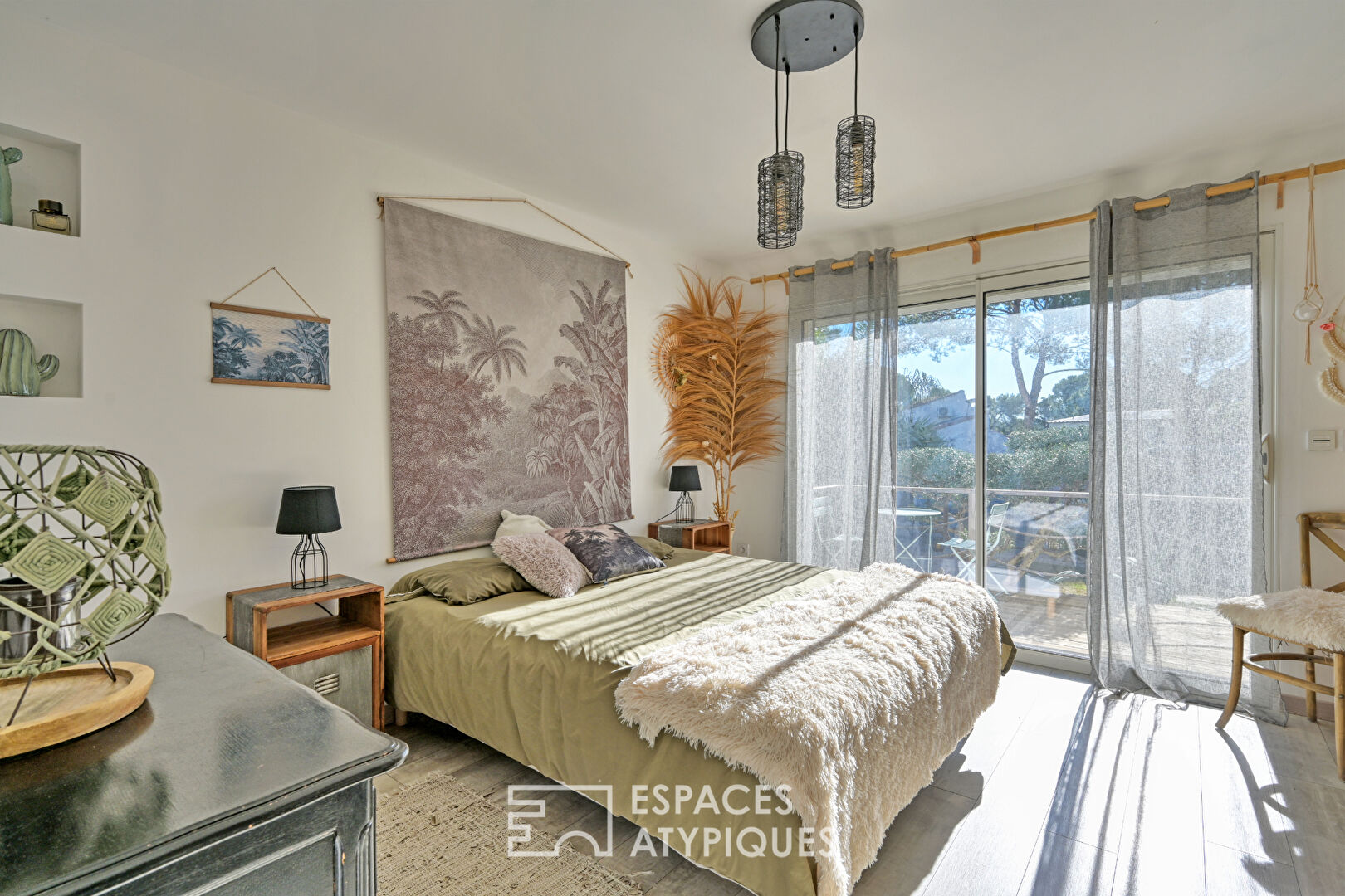 Là où le temps s&rsquo;arrête, propriété de 2 maisons au coeur de la pinède