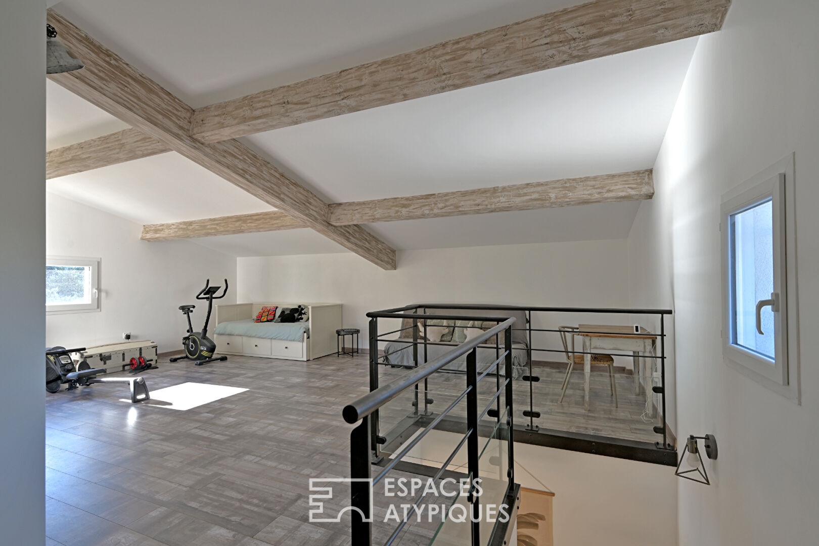 Là où le temps s&rsquo;arrête, propriété de 2 maisons au coeur de la pinède