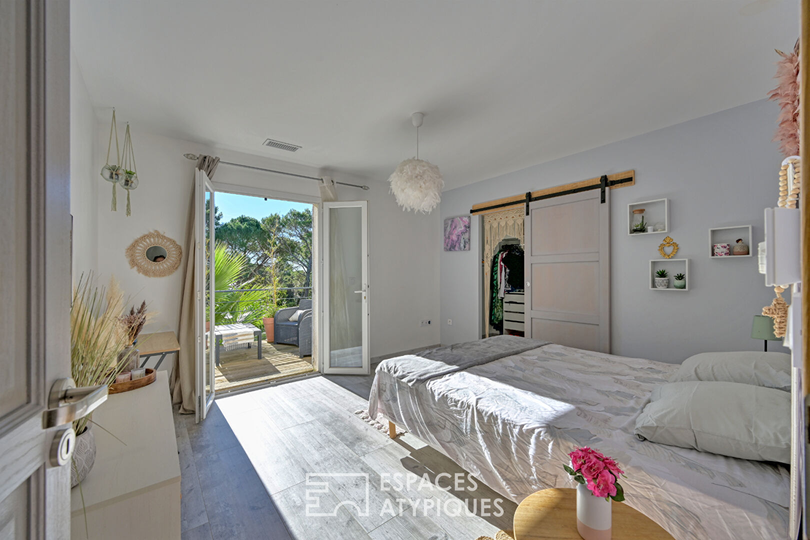 Là où le temps s&rsquo;arrête, propriété de 2 maisons au coeur de la pinède