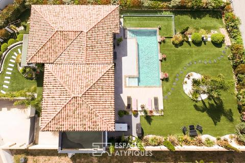 Villa d&rsquo;architecte raffinée avec vue dominante sur la garrigue