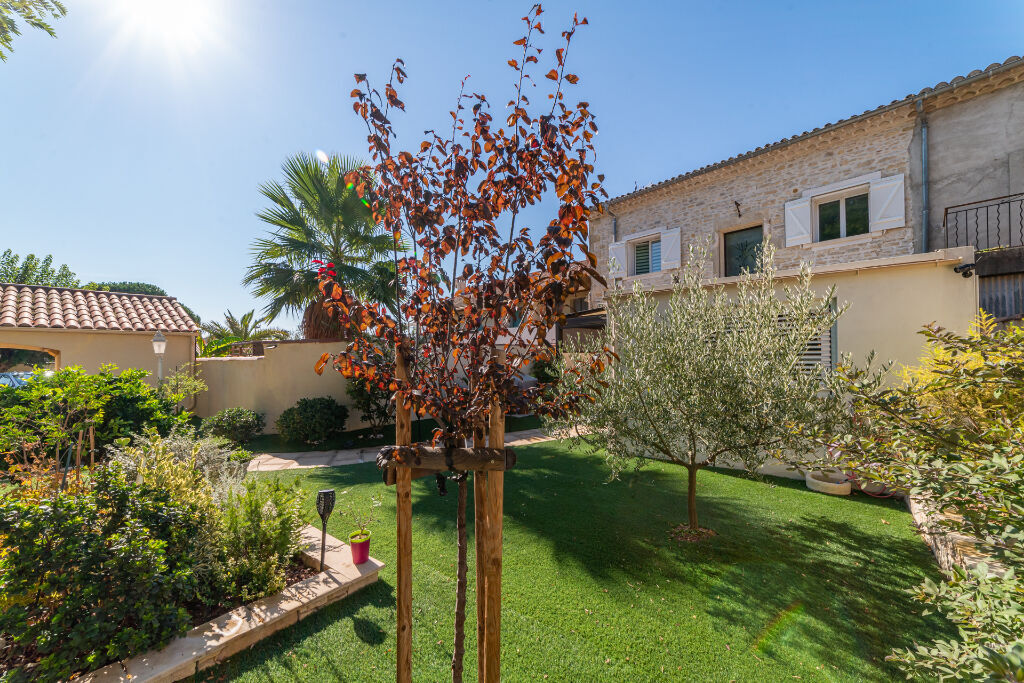 Maison de caractère avec jardin et garage – habitation ou bureaux VIP