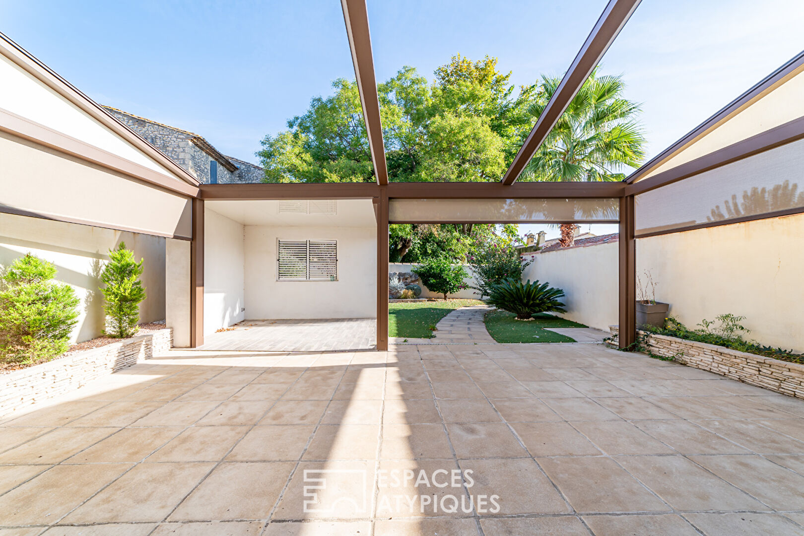 Maison de caractère avec jardin et garage – habitation ou bureaux VIP