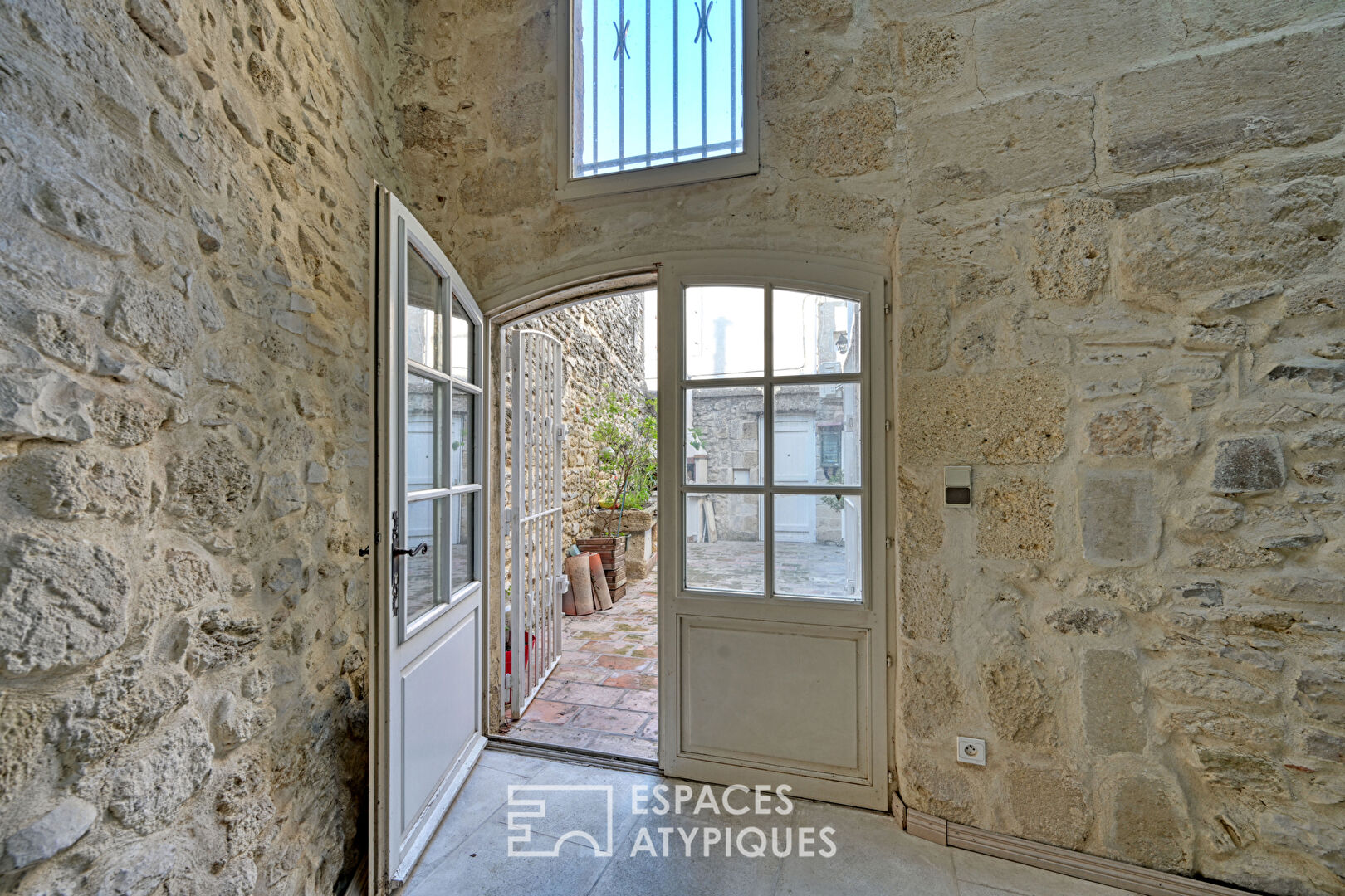 Unique village house from 1790 with courtyard
