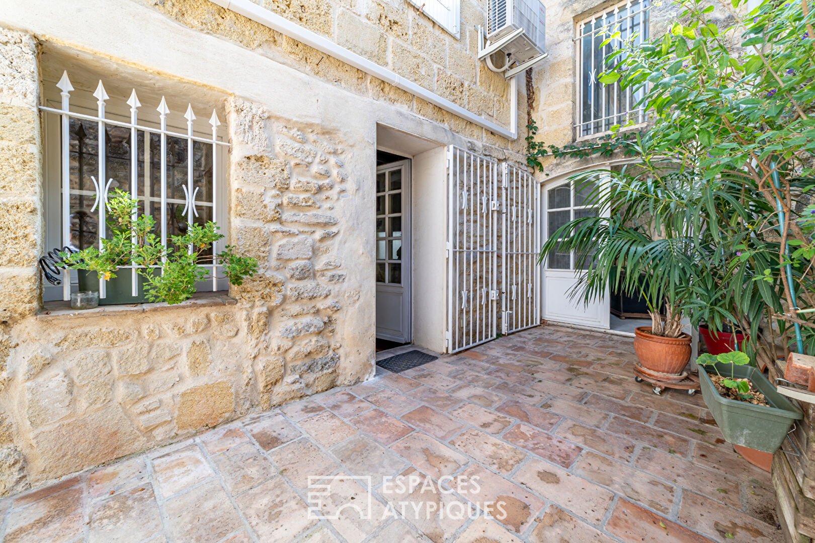 Unique village house from 1790 with courtyard