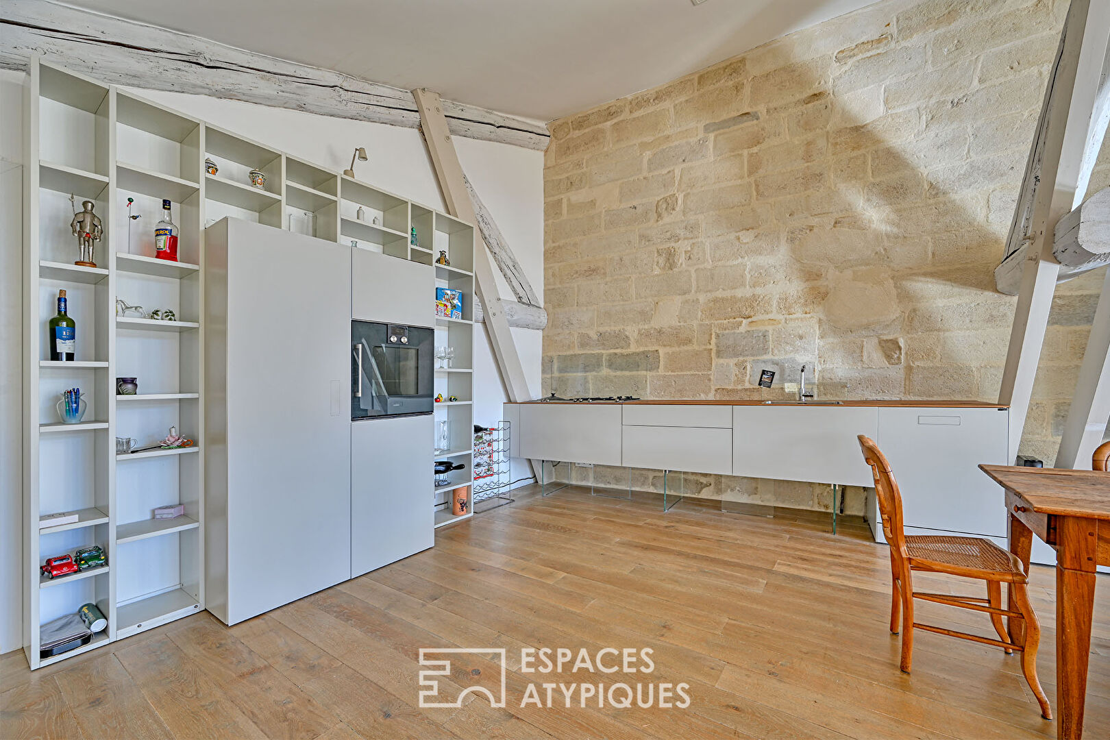 Loft style apartment in the heart of Uzès in a quiet area