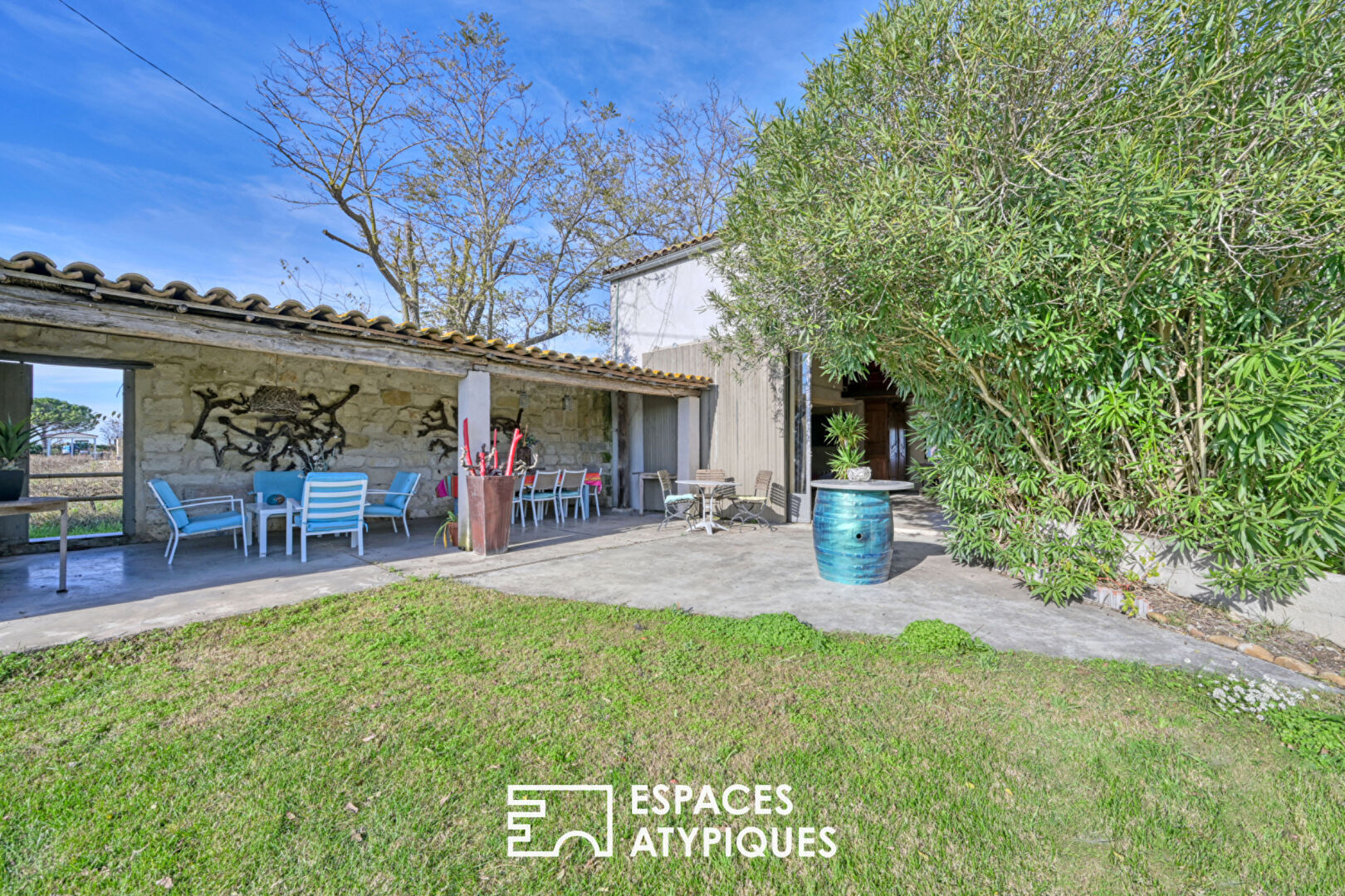 Mas Contemporain au Coeur des Vignes