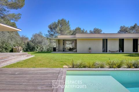Lignes pures et lumière absolue : villa signature avec piscine