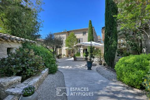 A l&rsquo;abri des regards, Mas avec jardin et piscine