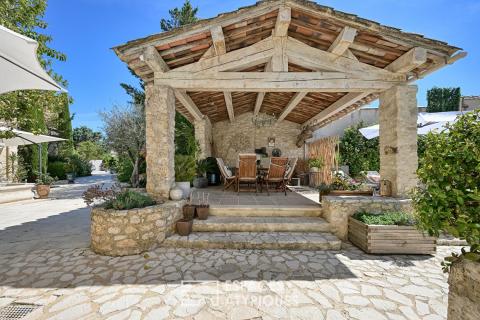A l&rsquo;abri des regards, Mas avec jardin et piscine